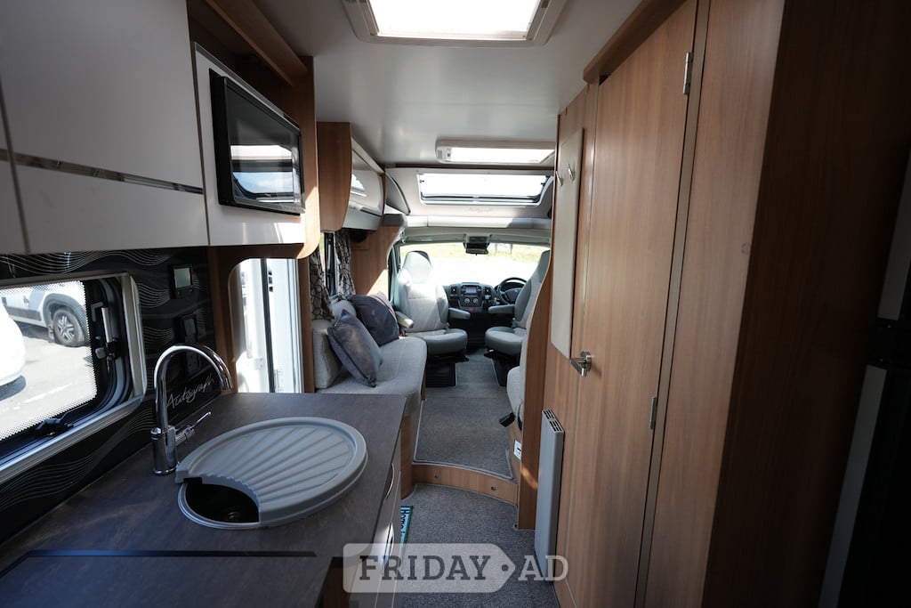 [4 berth ]Bailey Autograph 111 79-4I PEUGEOT 4 BERTH 4 TRAVEL SEAT MOTORHOME