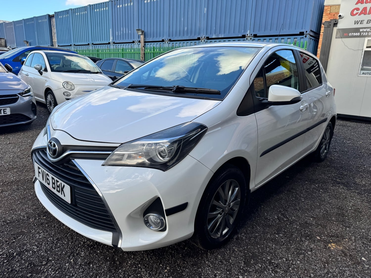 Toyota Yaris 2016 - Cars in West Molesey