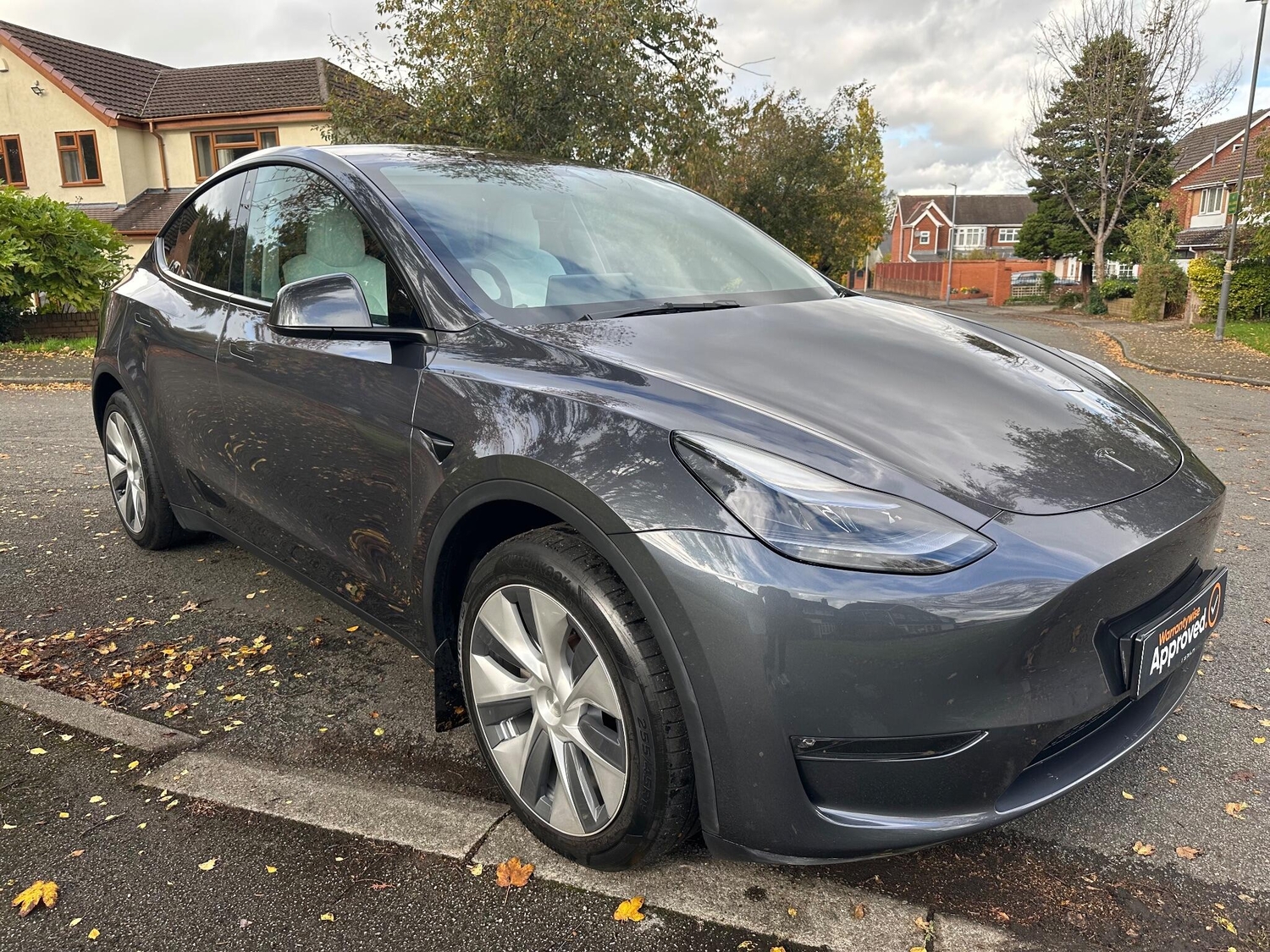 Tesla Model Y 2023 - Cars