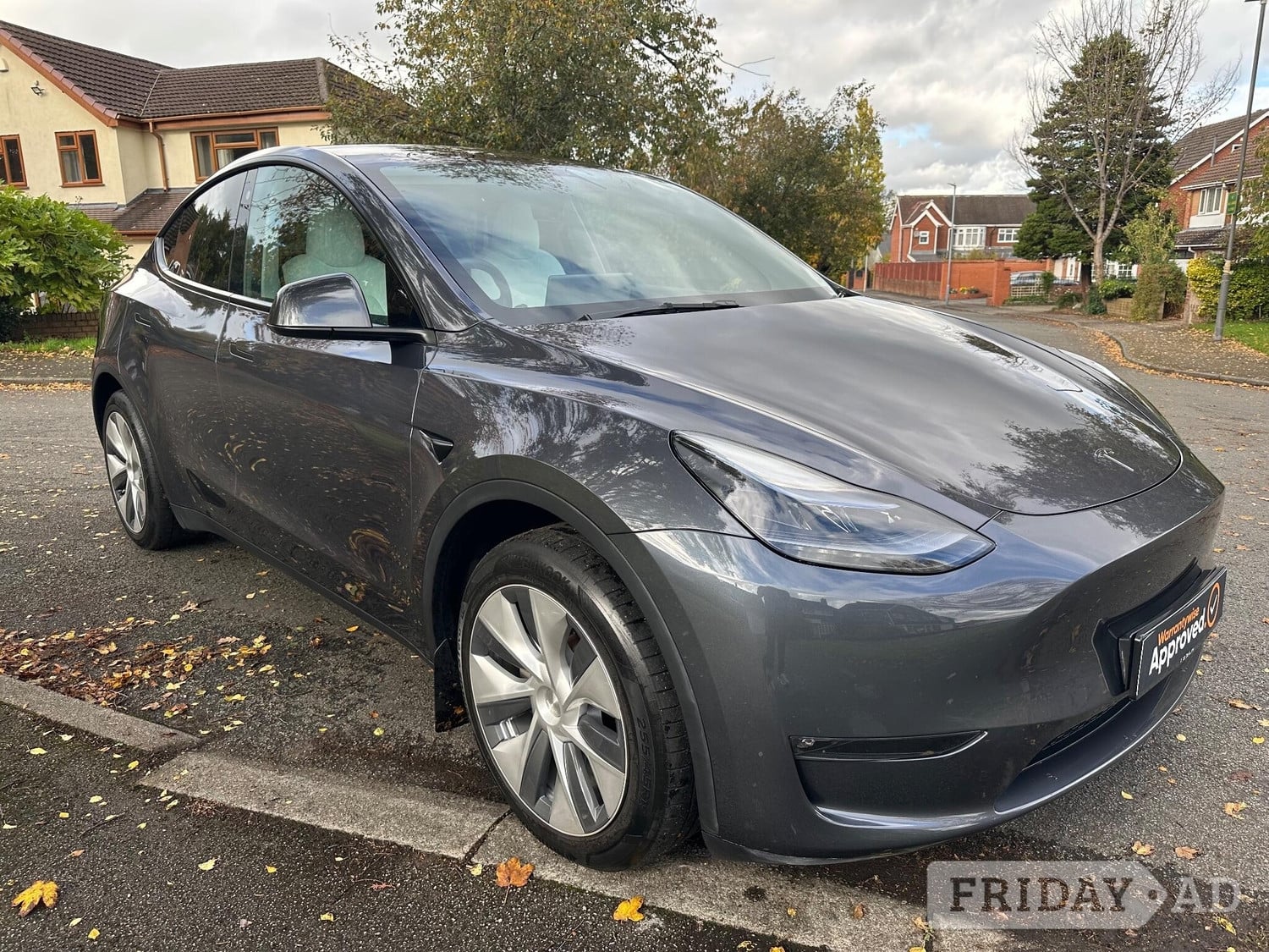 Tesla Model Y 2023 - Cars