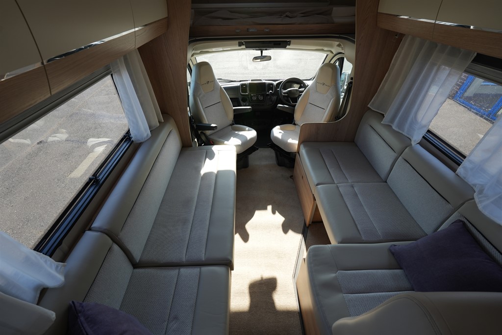 [4 berth ]Auto-Trail Imala 615