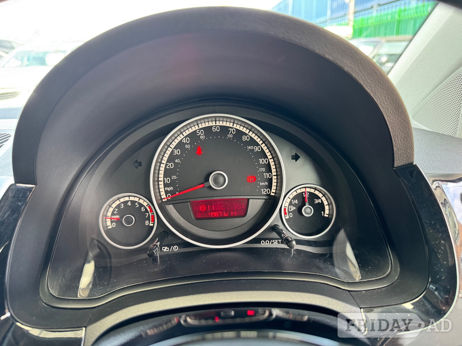 Volkswagen UP! 2015 - Cars