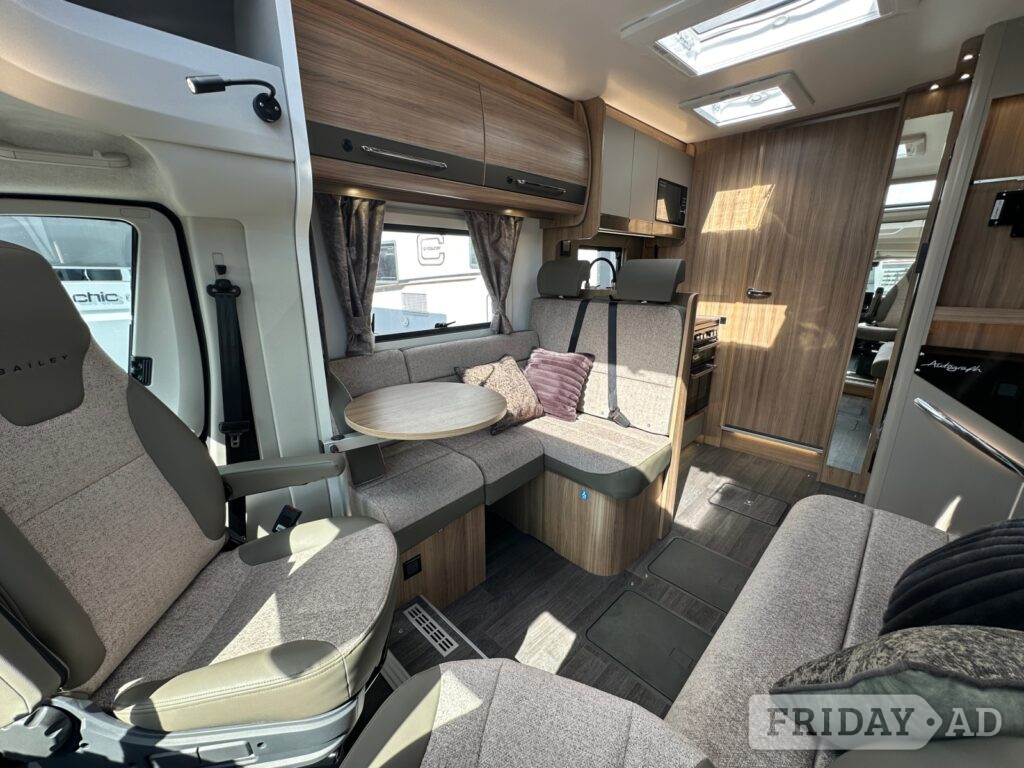 [4 berth ]Bailey Autograph 79-4I