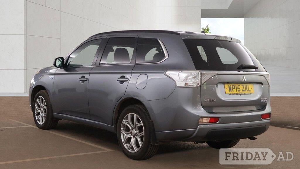 Mitsubishi Outlander 2015 - Cars in Uxbridge