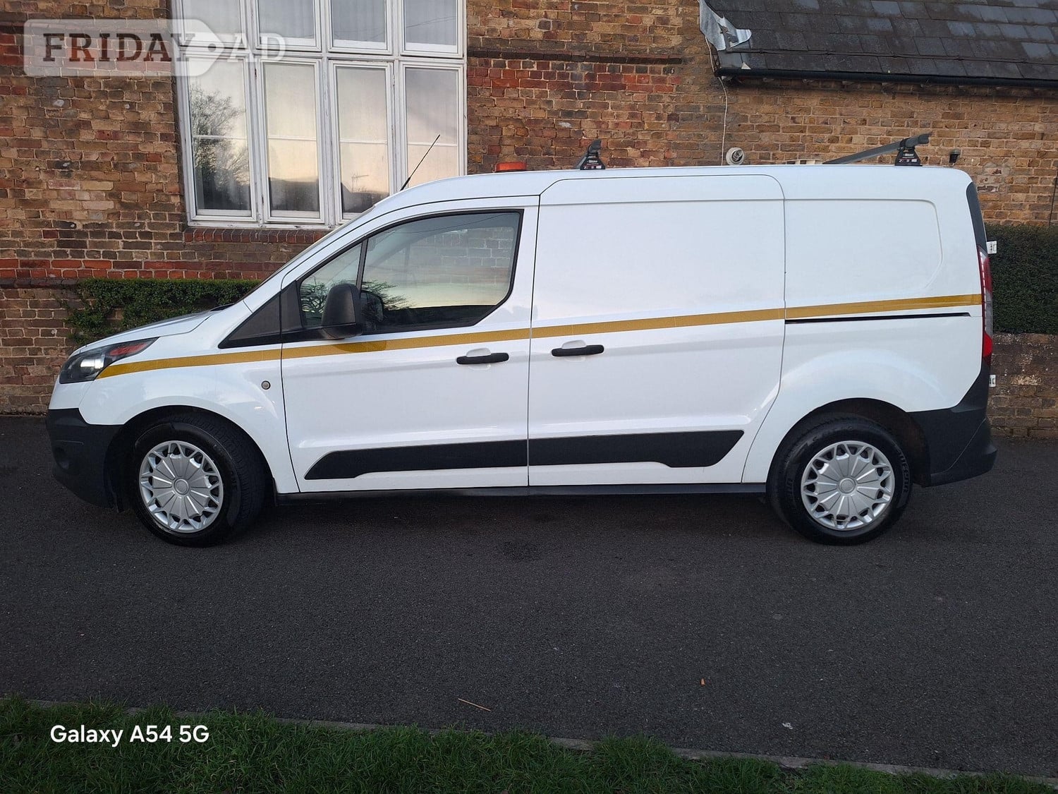 Ford Transit Connect 2017 - Vans & Commercial Vehicles in Slough