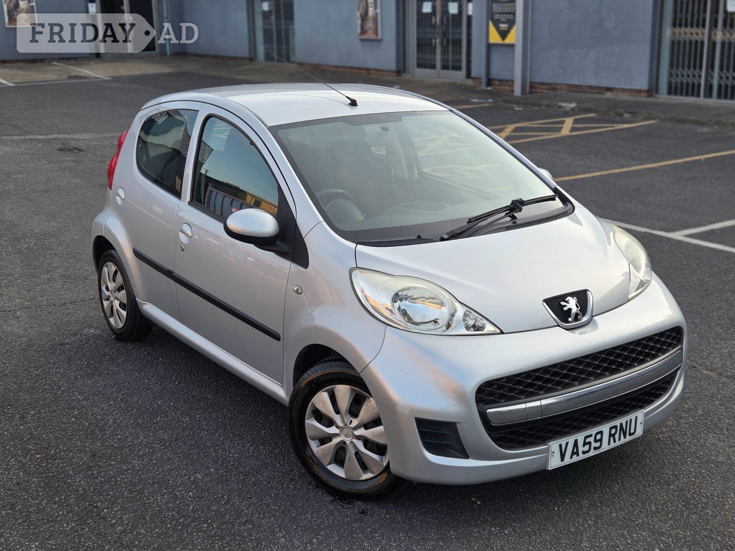 Peugeot 107 2010 - Cars