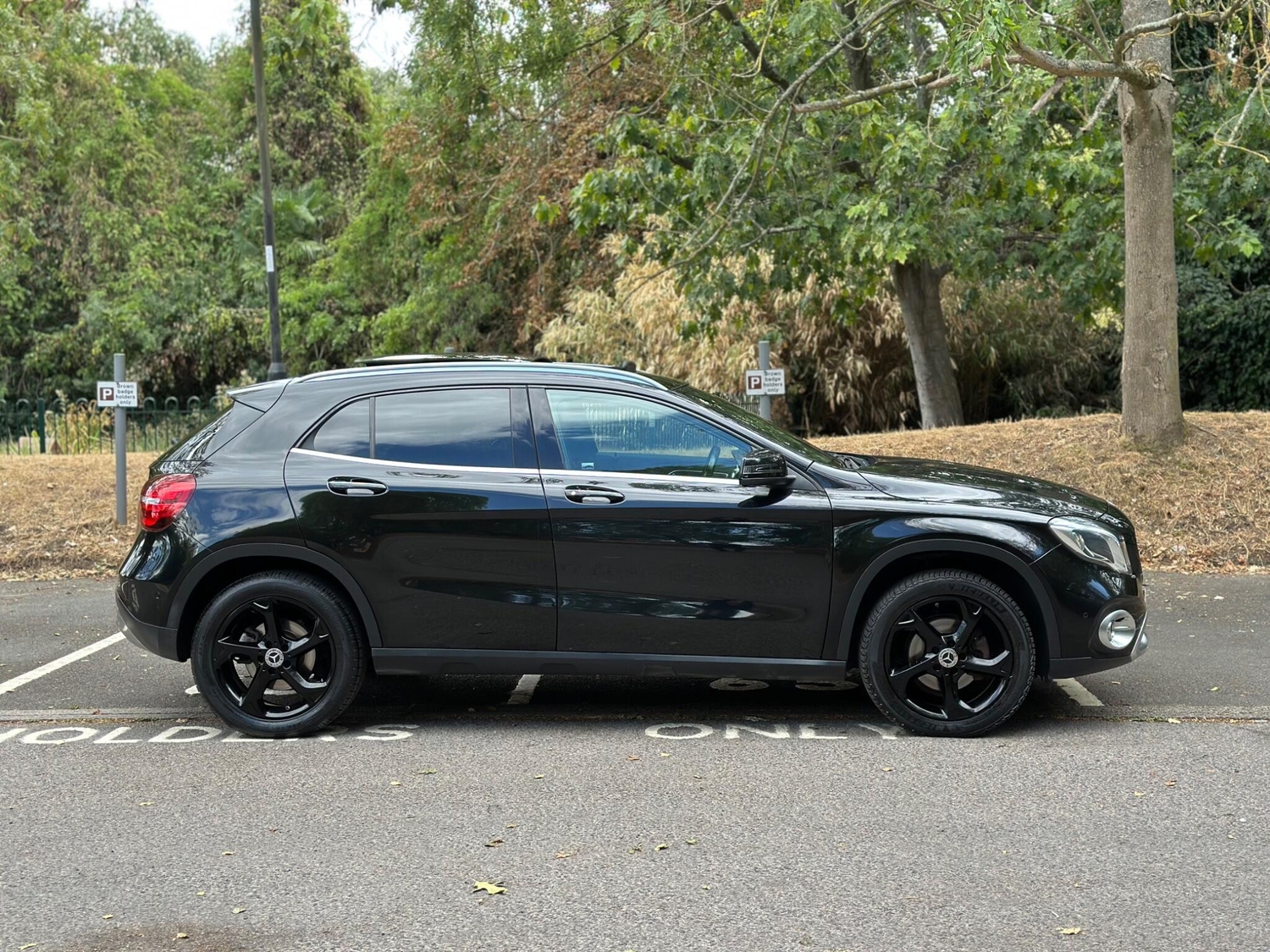 [ berth ]Mercedes-Benz GLA