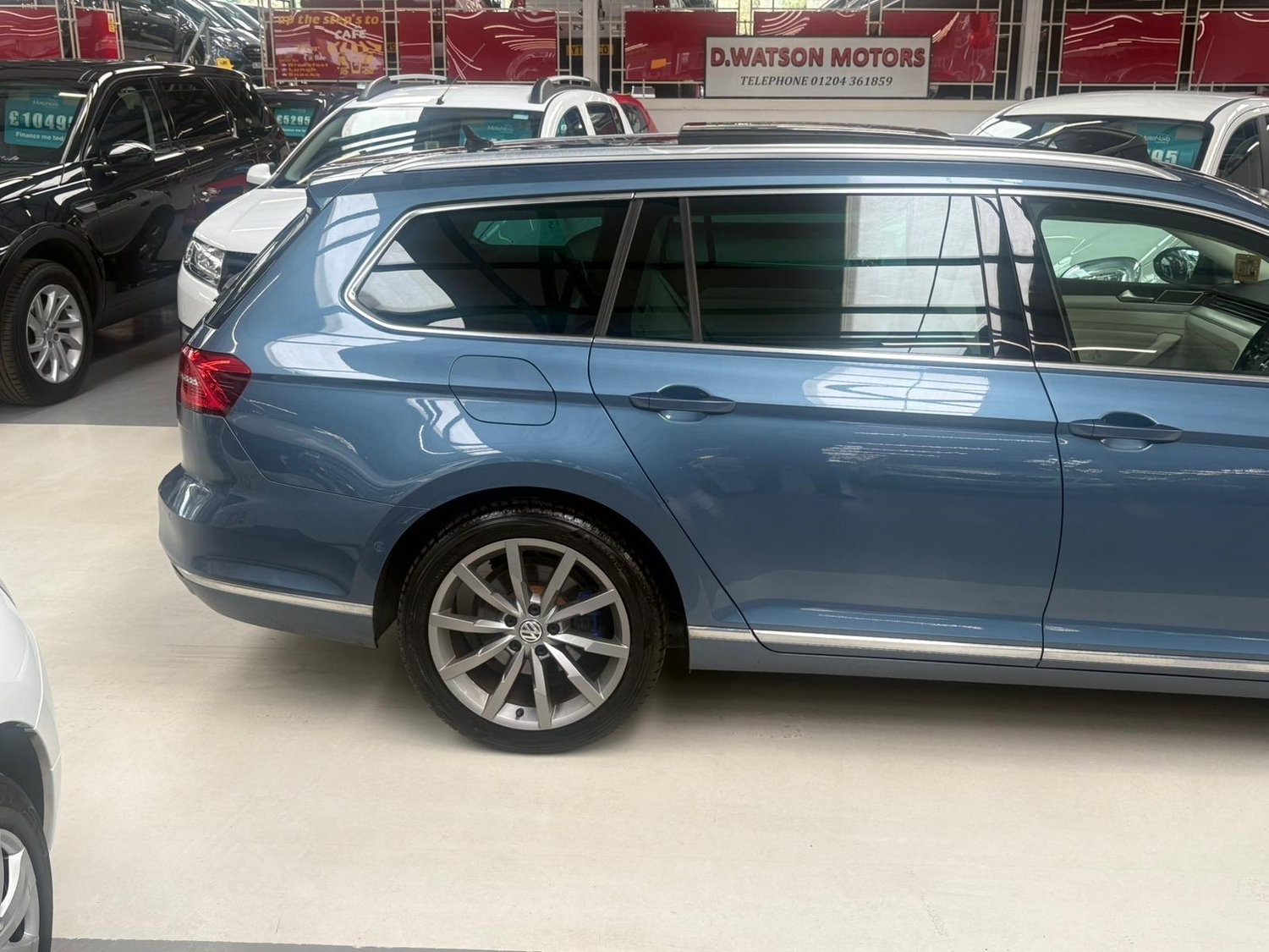 Volkswagen Passat 2017 - Cars in Bolton