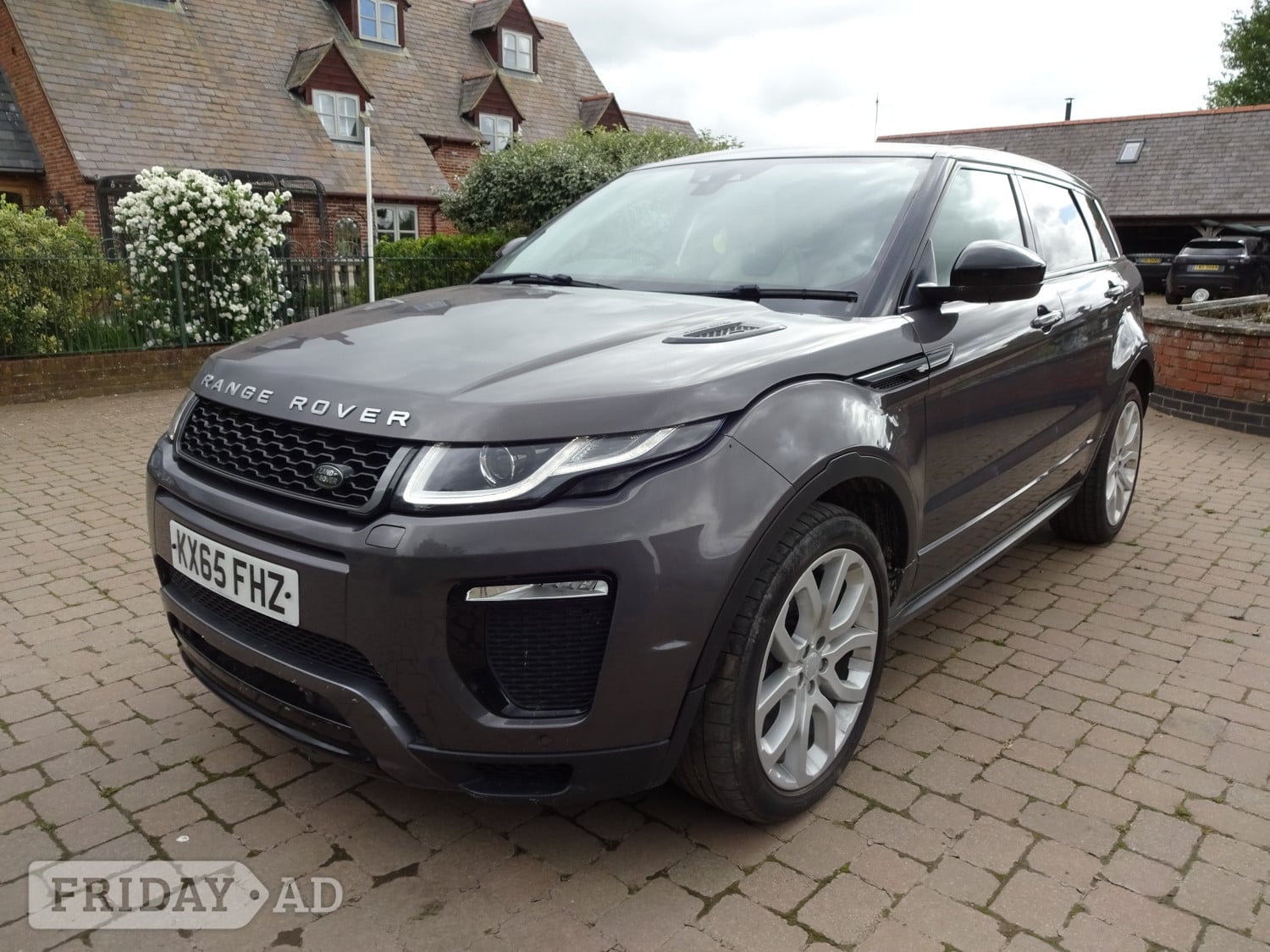 [ berth ]Land Rover Range Rover Evoque