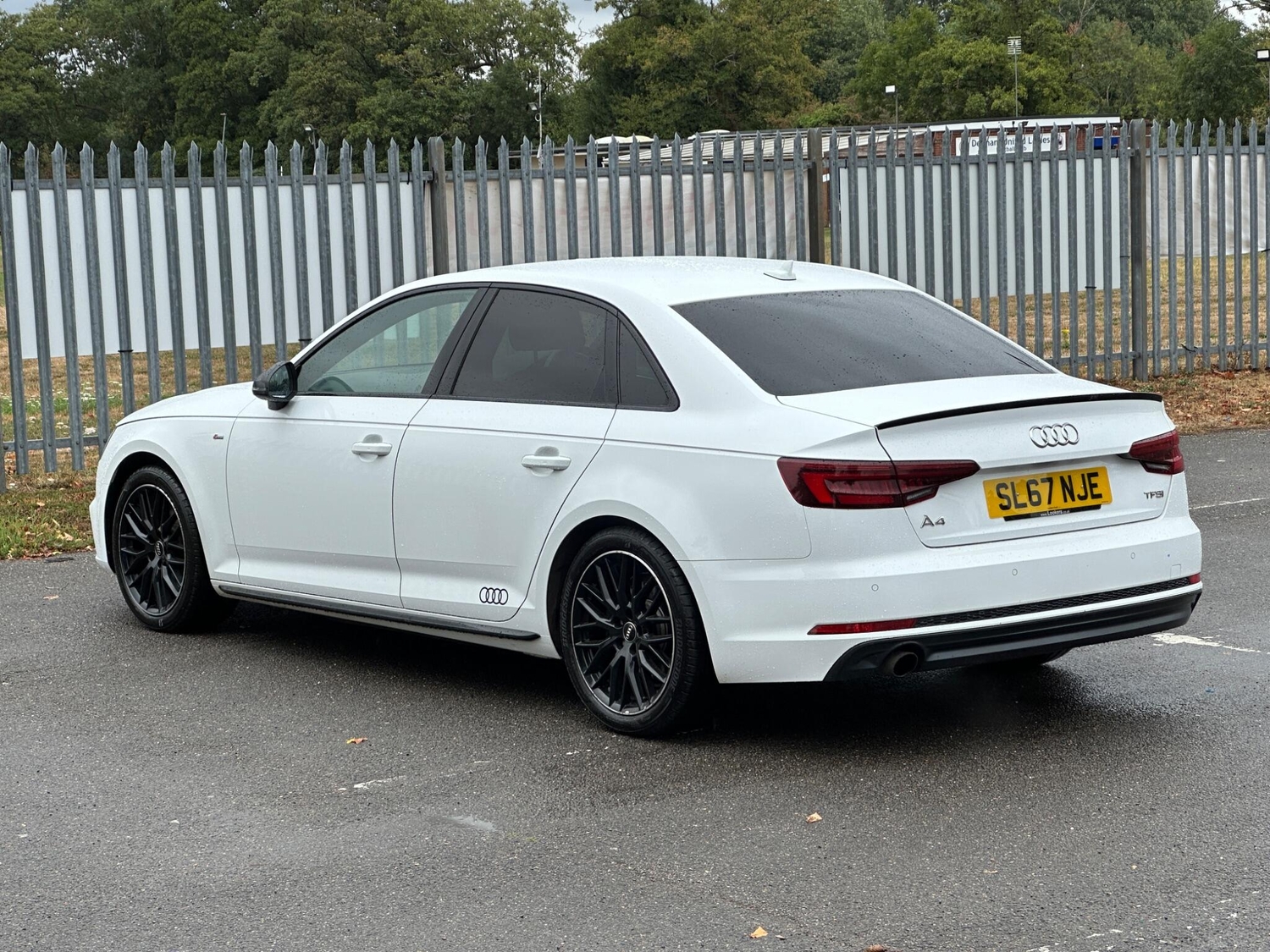 Audi A4 2017 - Cars