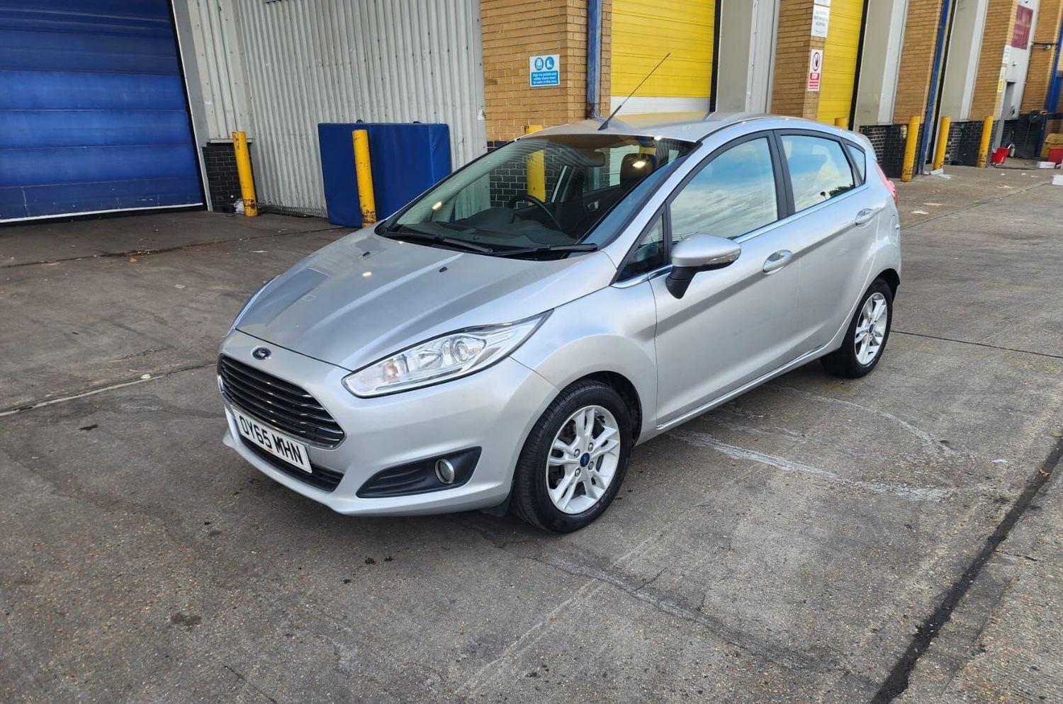 [ berth ]Ford Fiesta