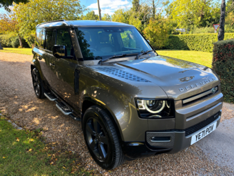 Land Rover Defender 110 2021