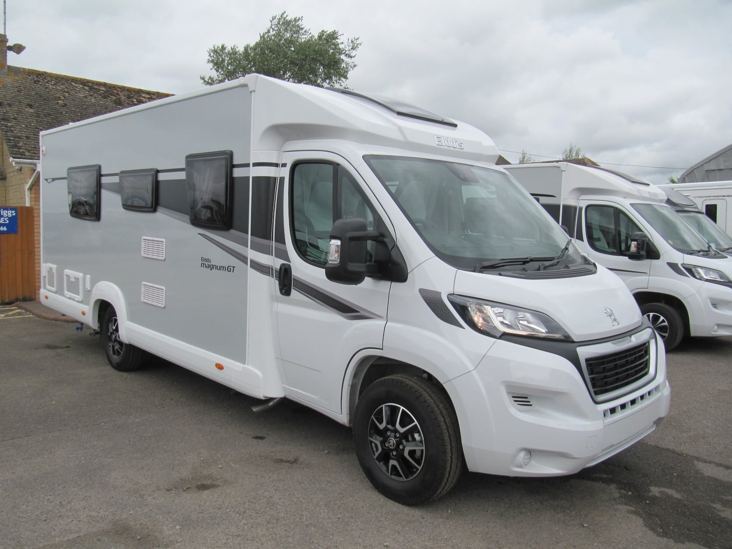 [ berth ]Elddis Autoquest 185