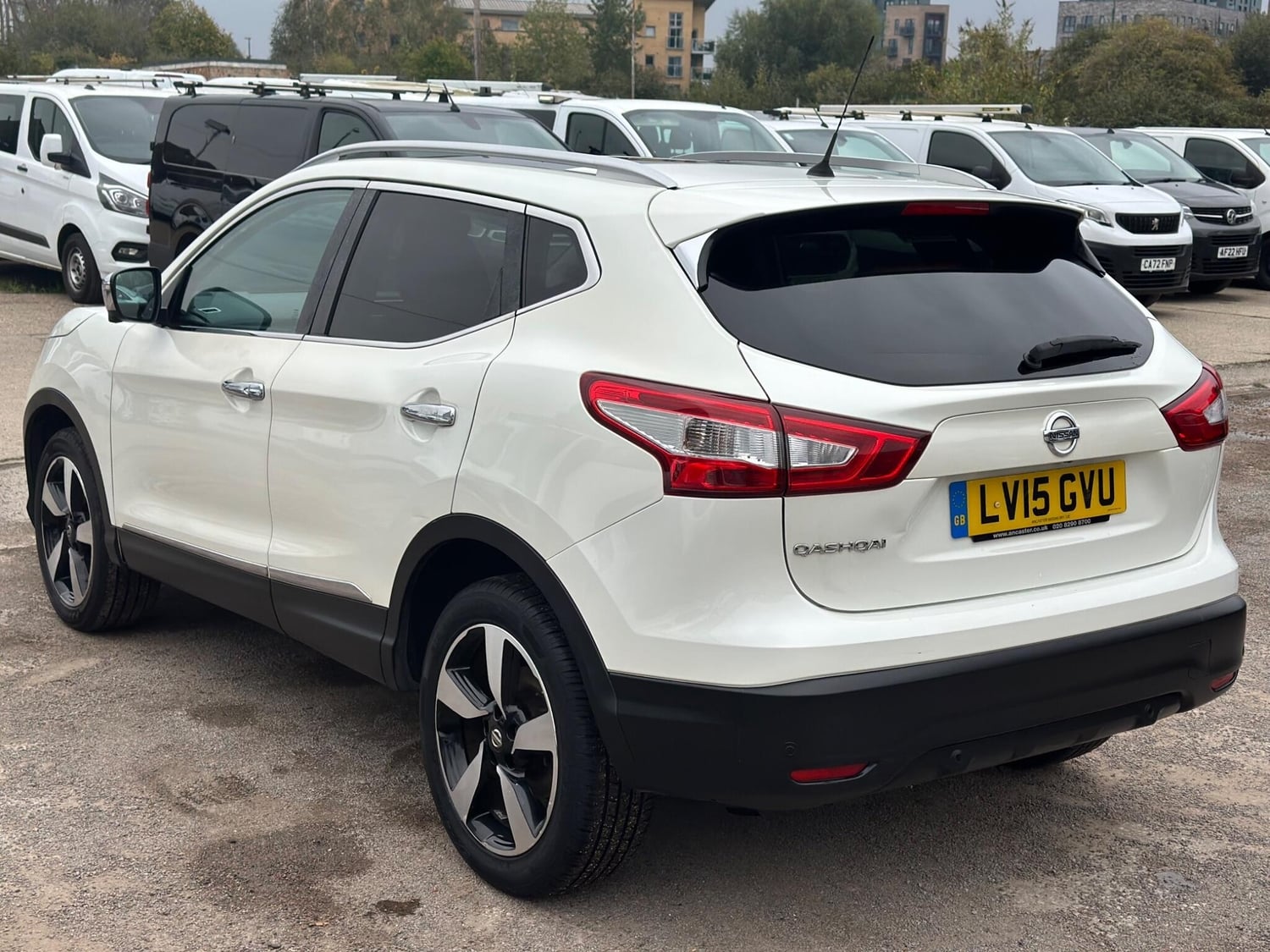 Nissan Qashqai 2015 - Cars