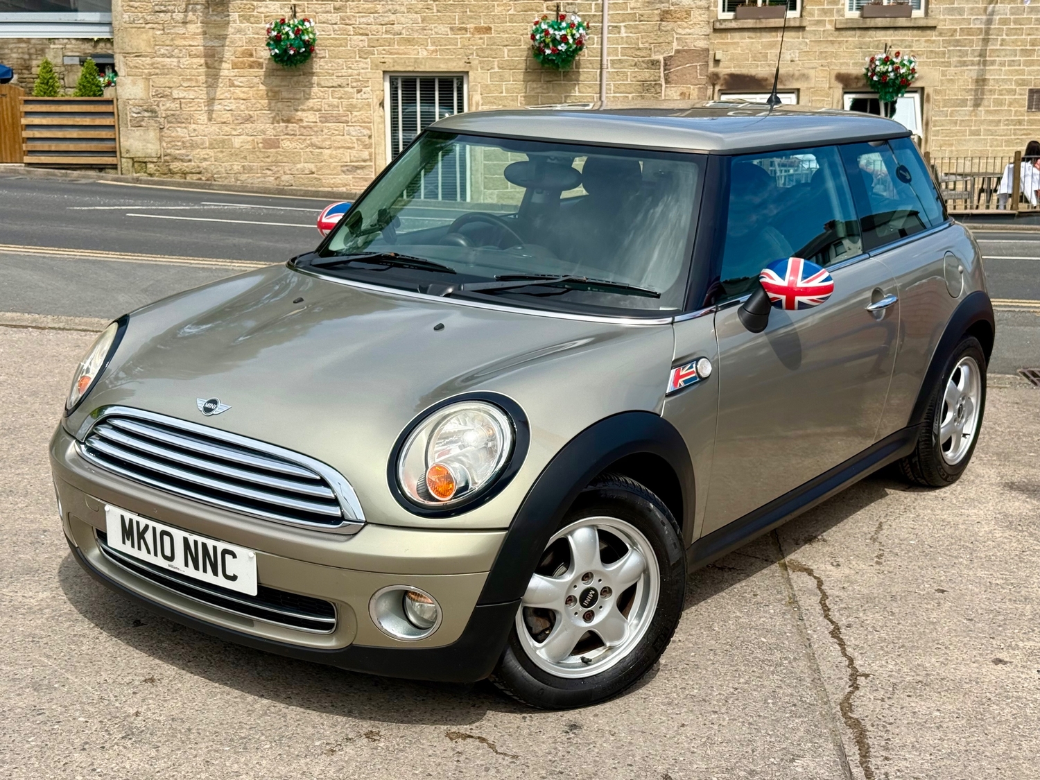 [ berth ]Mini Hatch