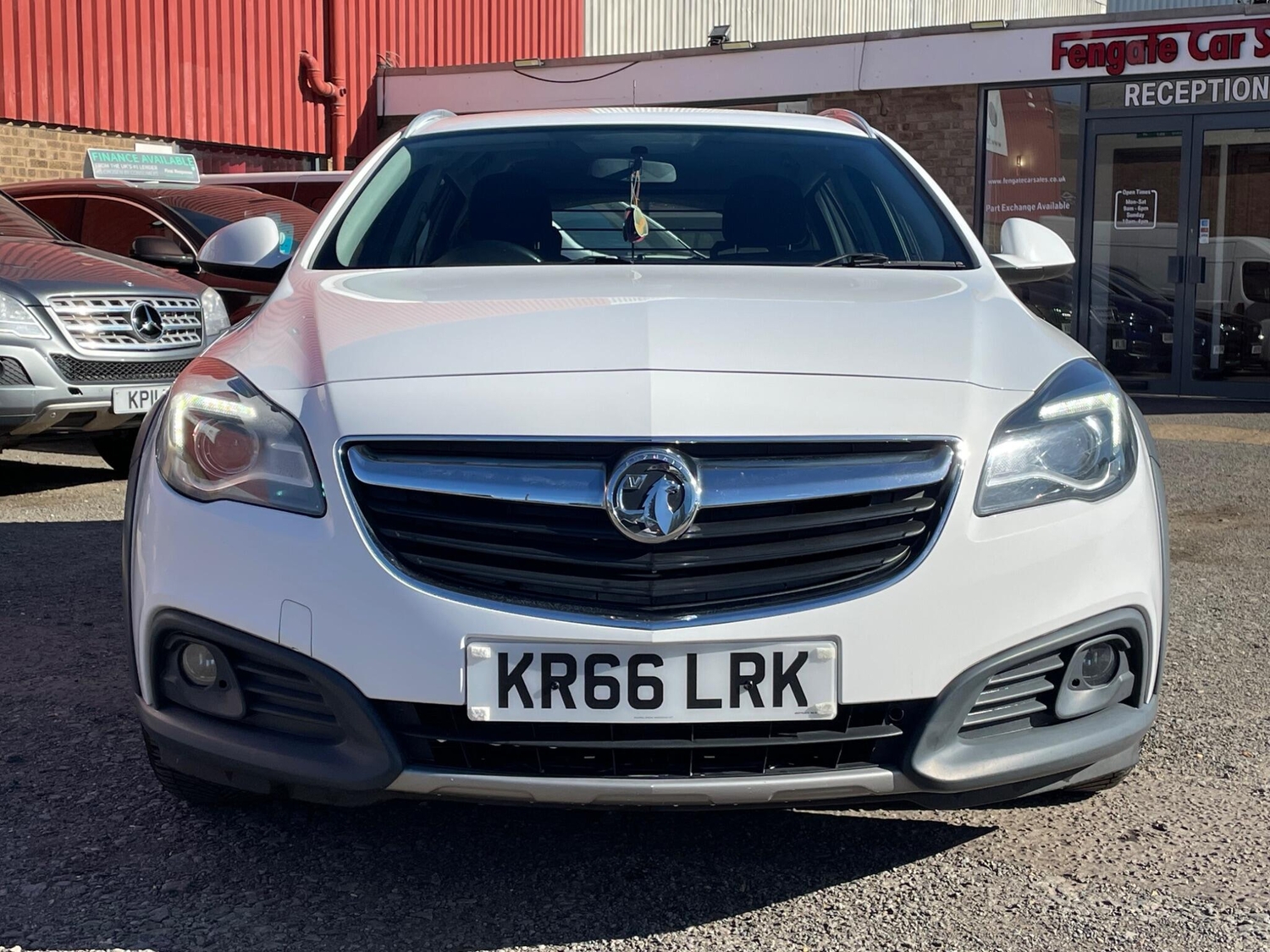 [ berth ]Vauxhall Insignia