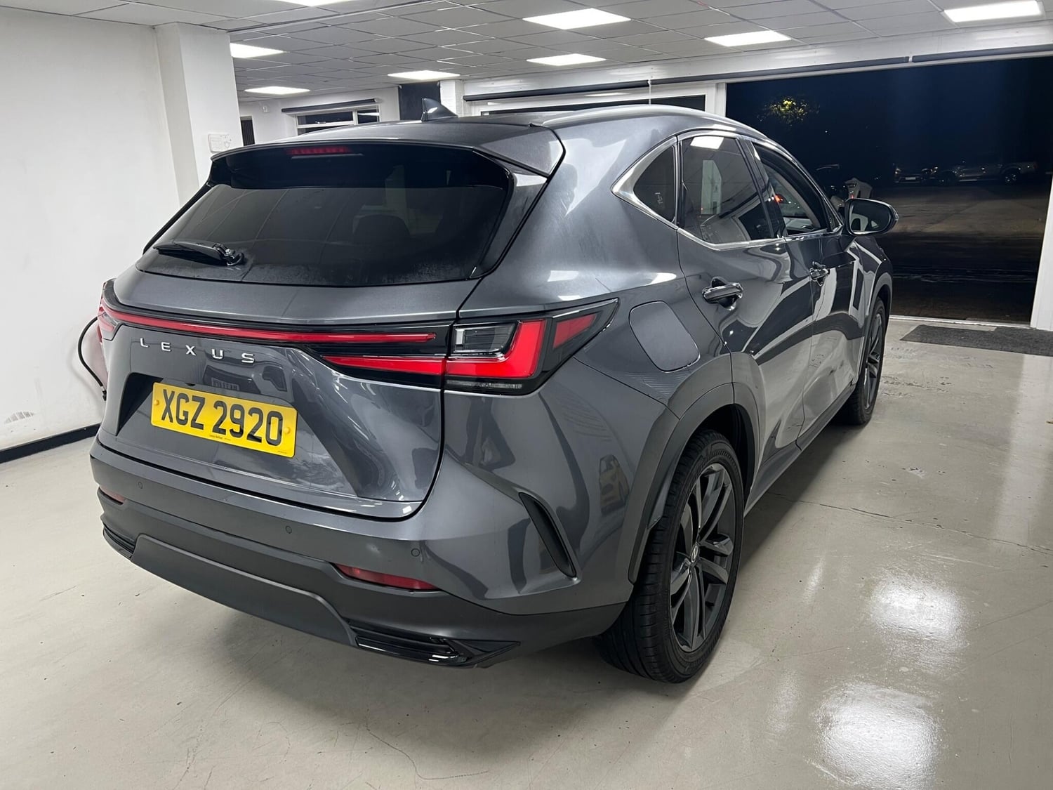 Lexus NX 2022 - Cars
