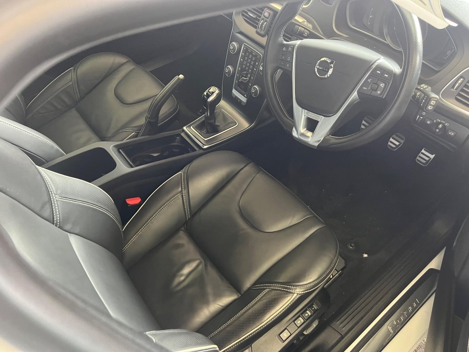 Volvo V40 Sutton