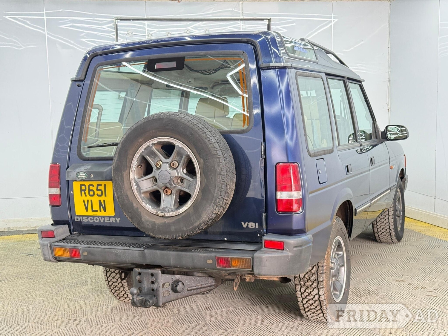 [ berth ]Land Rover Discovery