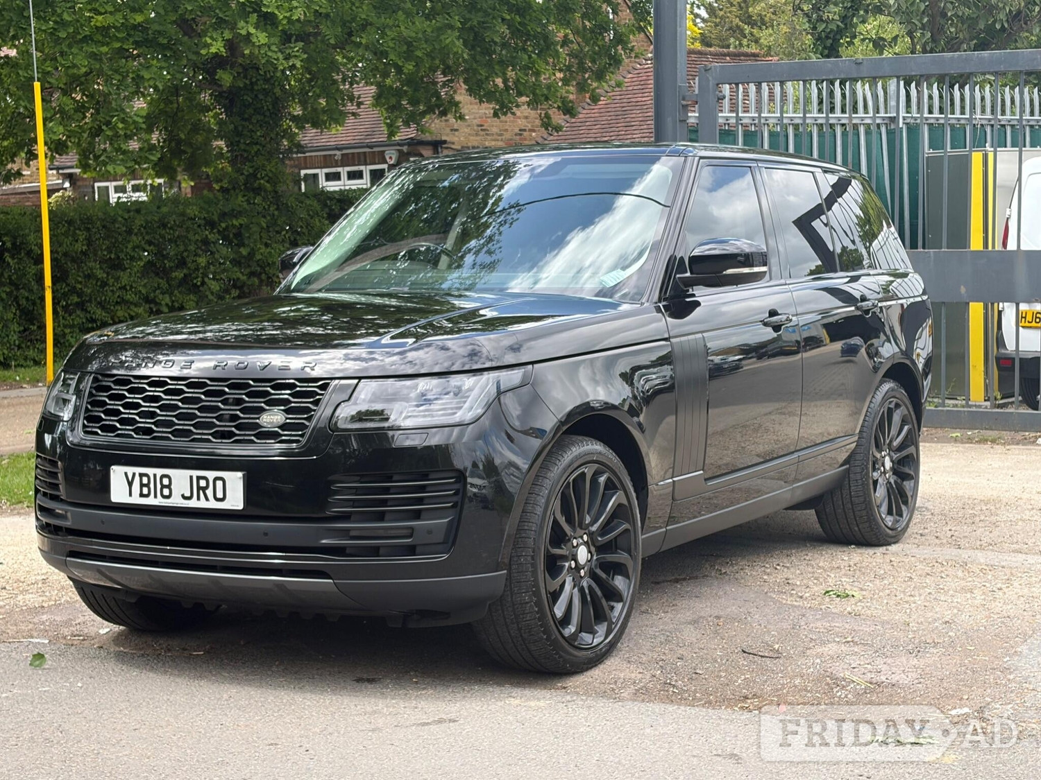 [ berth ]Land Rover Range Rover