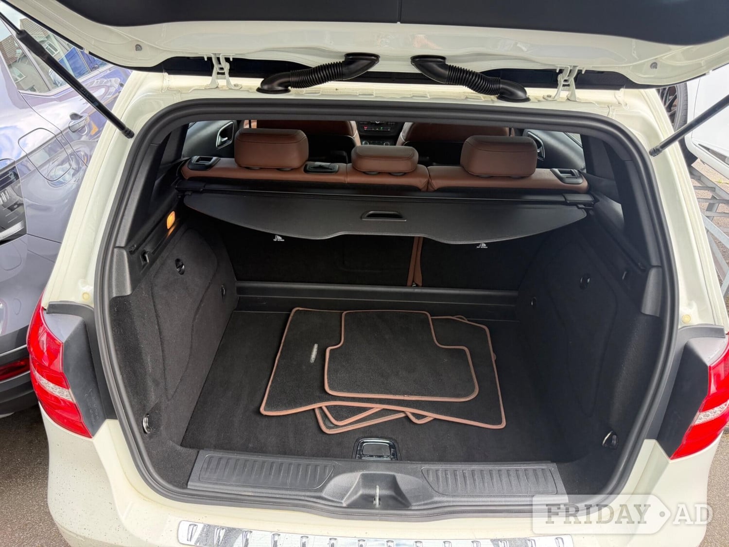 [ berth ]Mercedes-Benz B Class