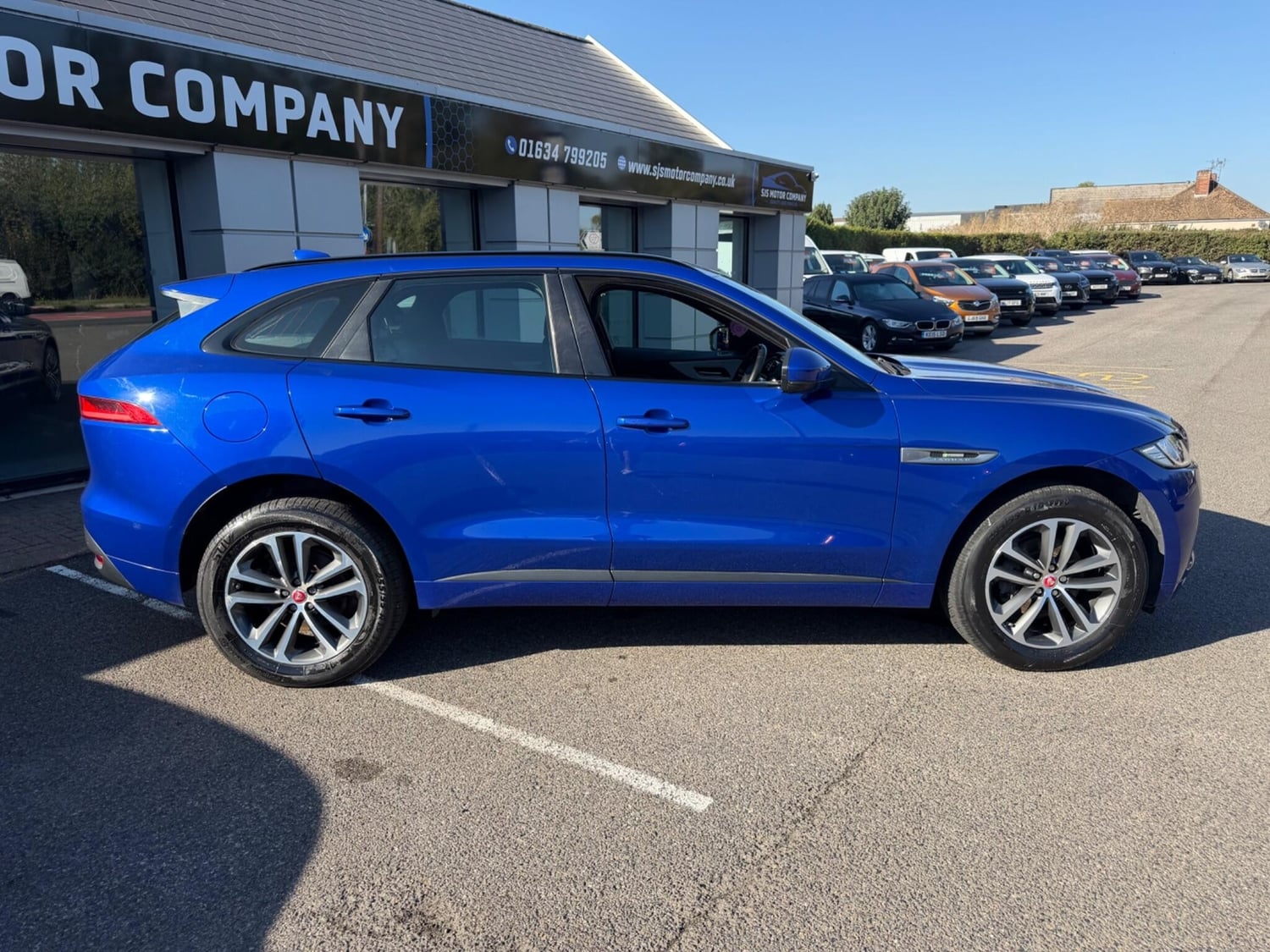 [ berth ]Jaguar F-Pace