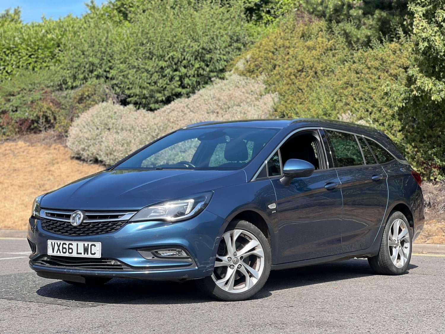 [ berth ]Vauxhall Astra