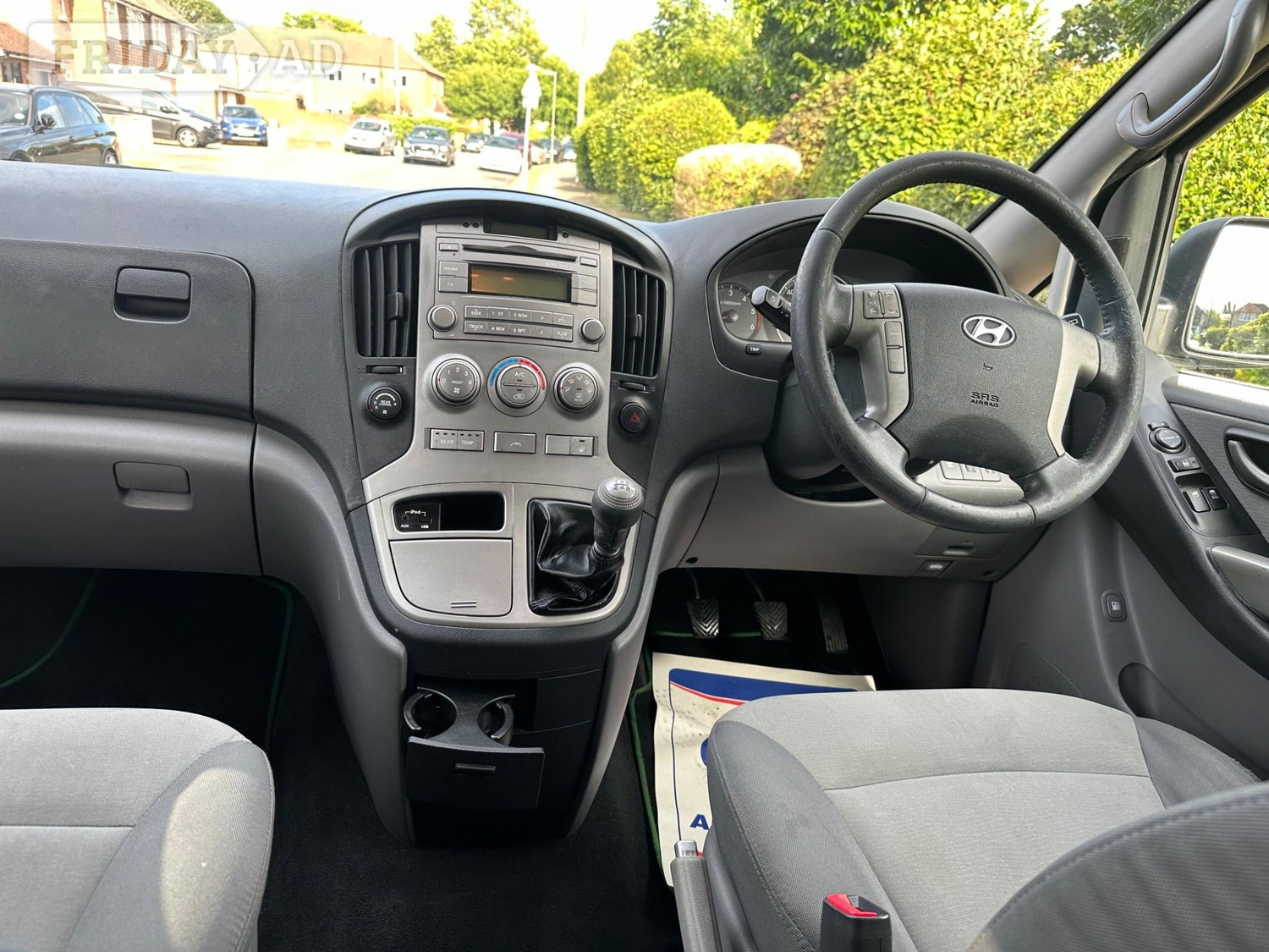 Hyundai i800 2010 - Cars in Sunbury-On-Thames