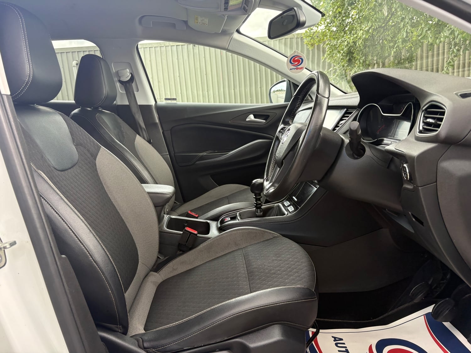 Vauxhall Grandland X 2018 - Cars in Airdrie