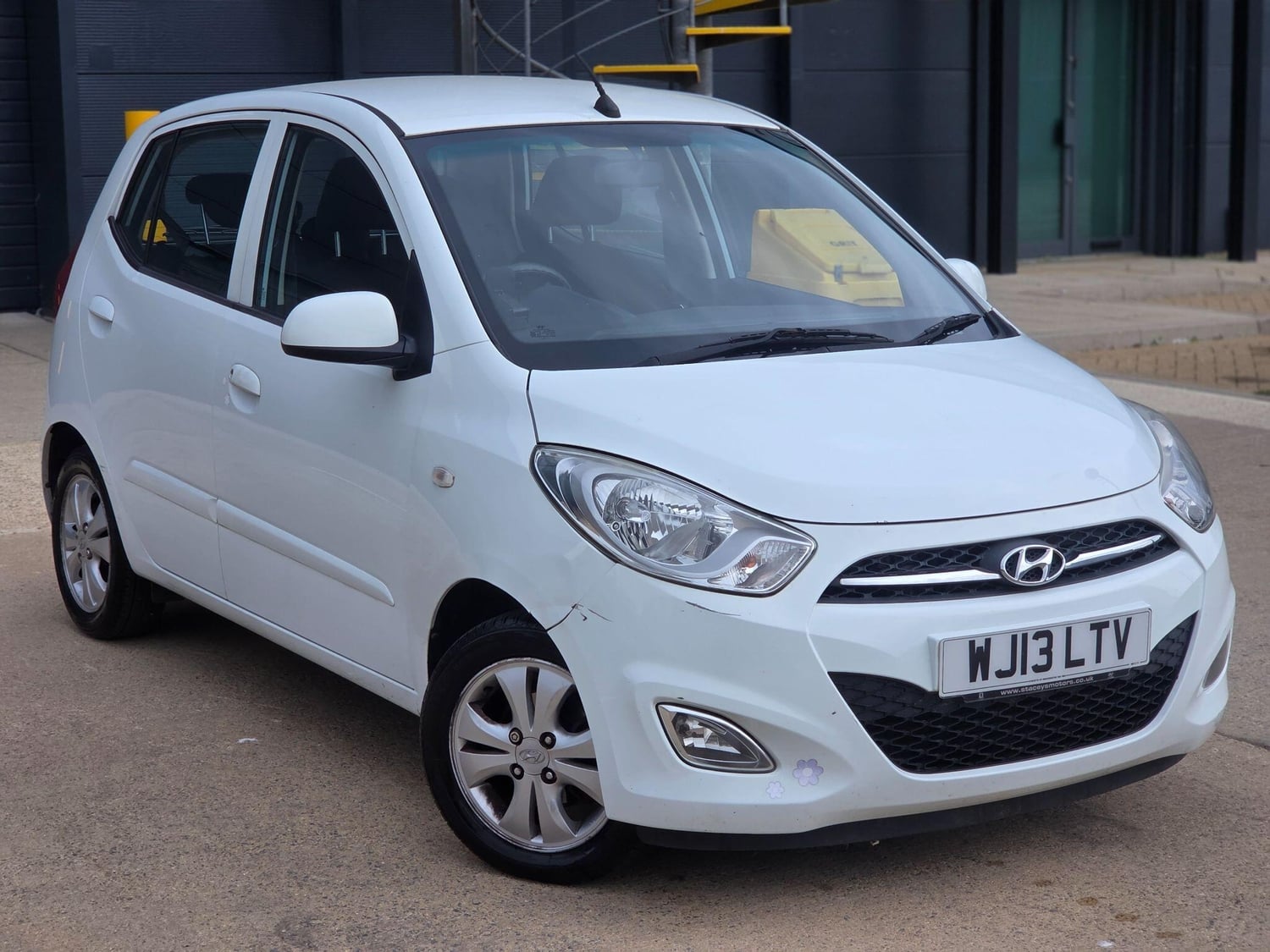 Hyundai i10 2013 - Cars