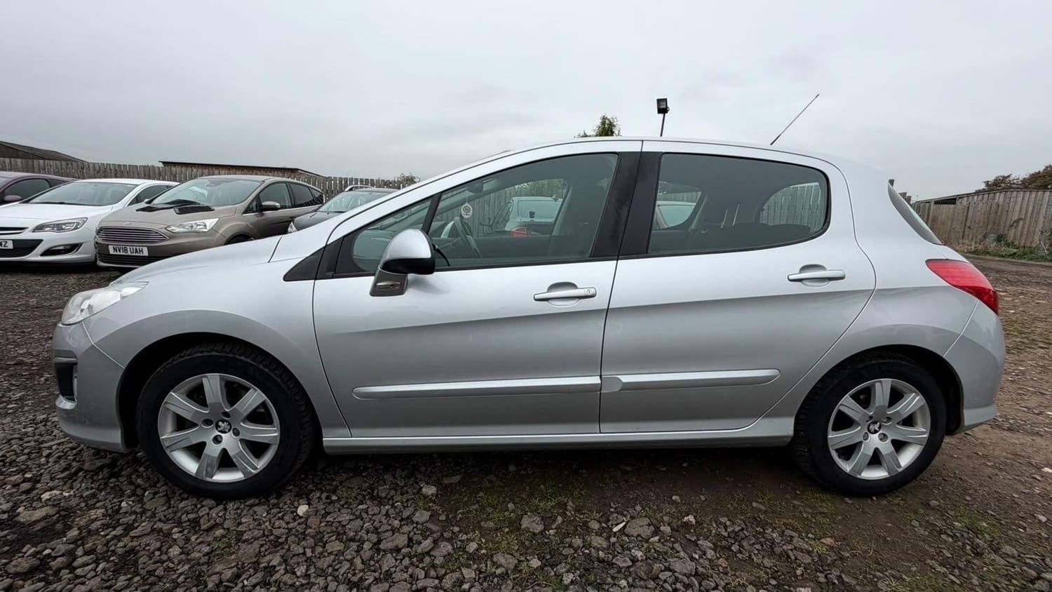Peugeot 308 2013 - Cars in Dalkeith