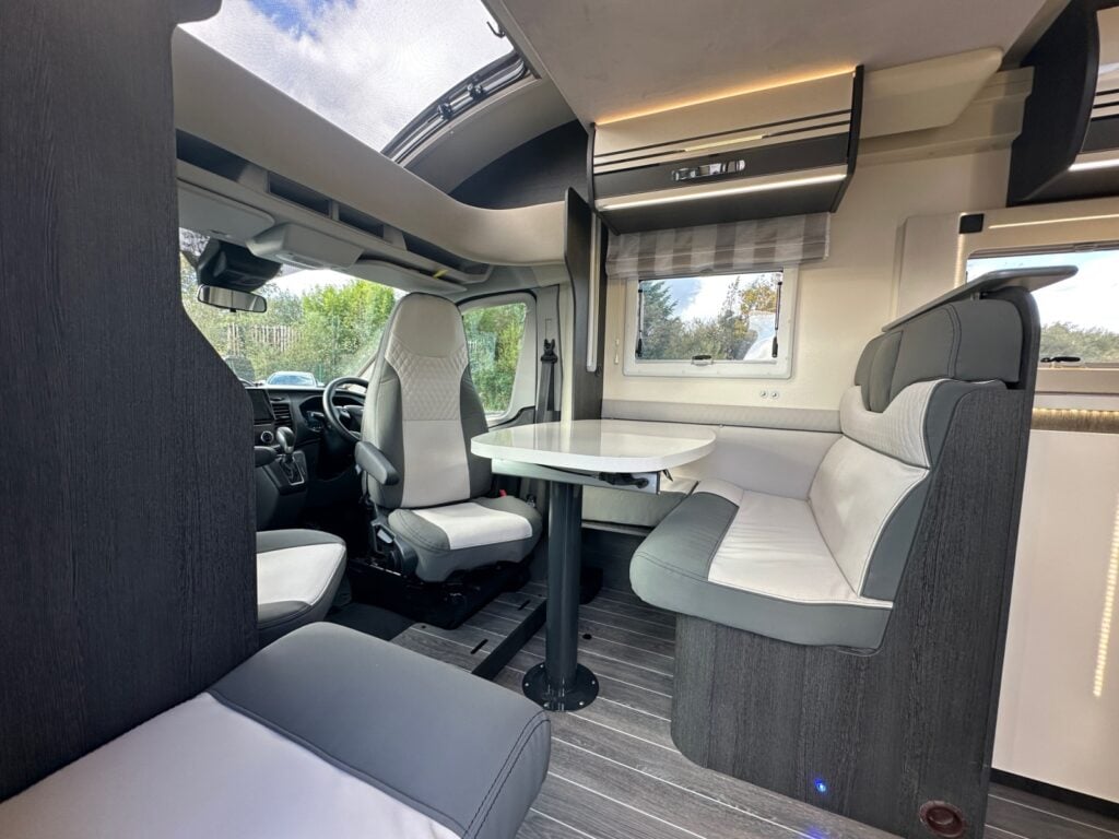 Roller Team 665 Zefiro  for sale - Motorhomes & Caravans in Llanelli