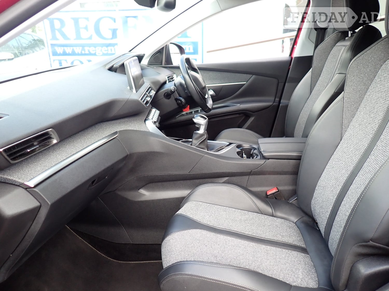 [ berth ]Peugeot 3008