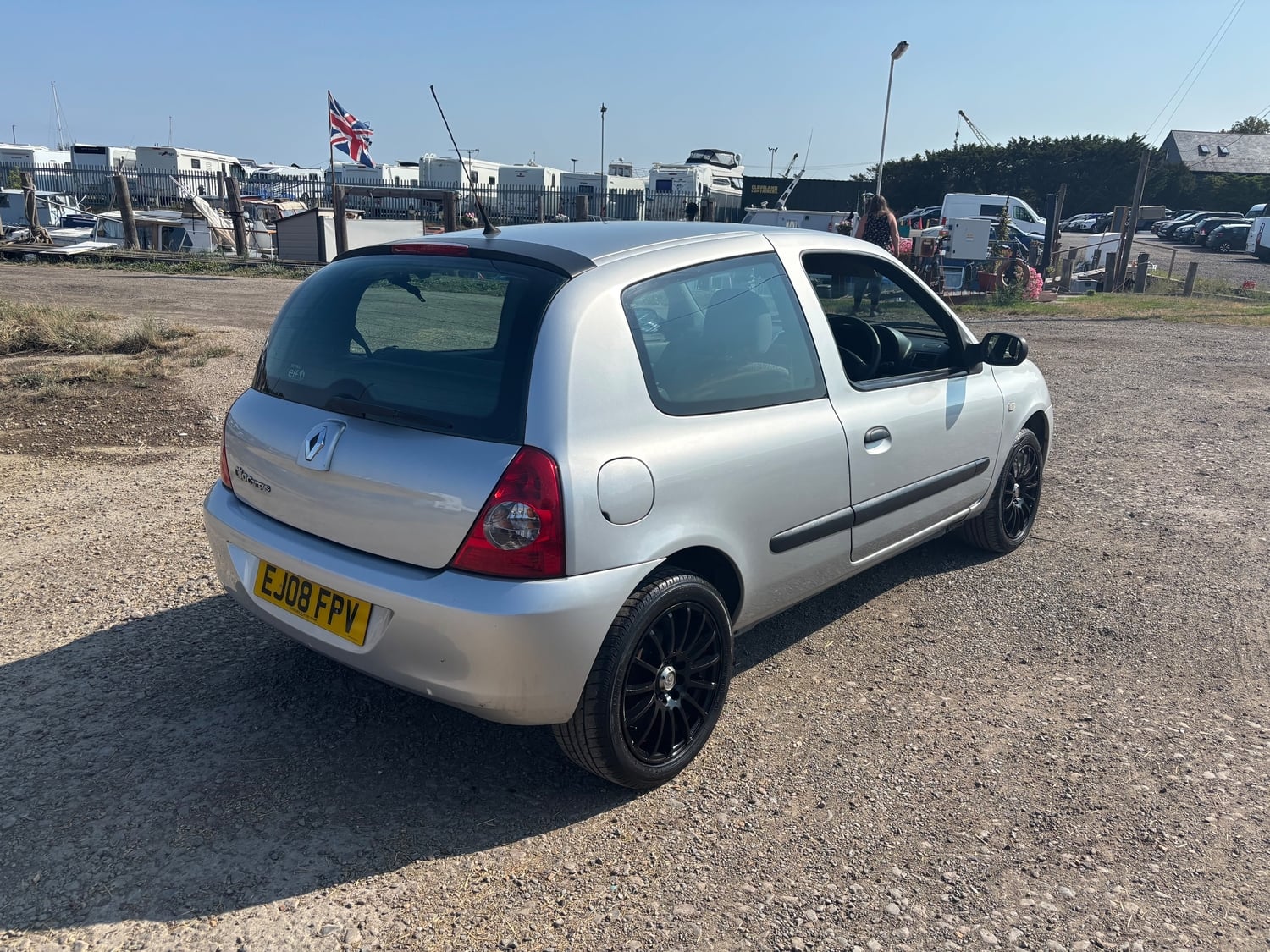 [ berth ]Renault Clio