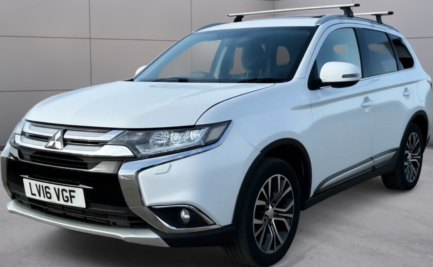 Mitsubishi Outlander 2016 - Cars in Broxburn