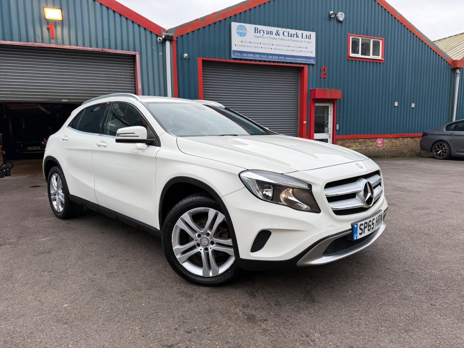 [ berth ]Mercedes-Benz GLA