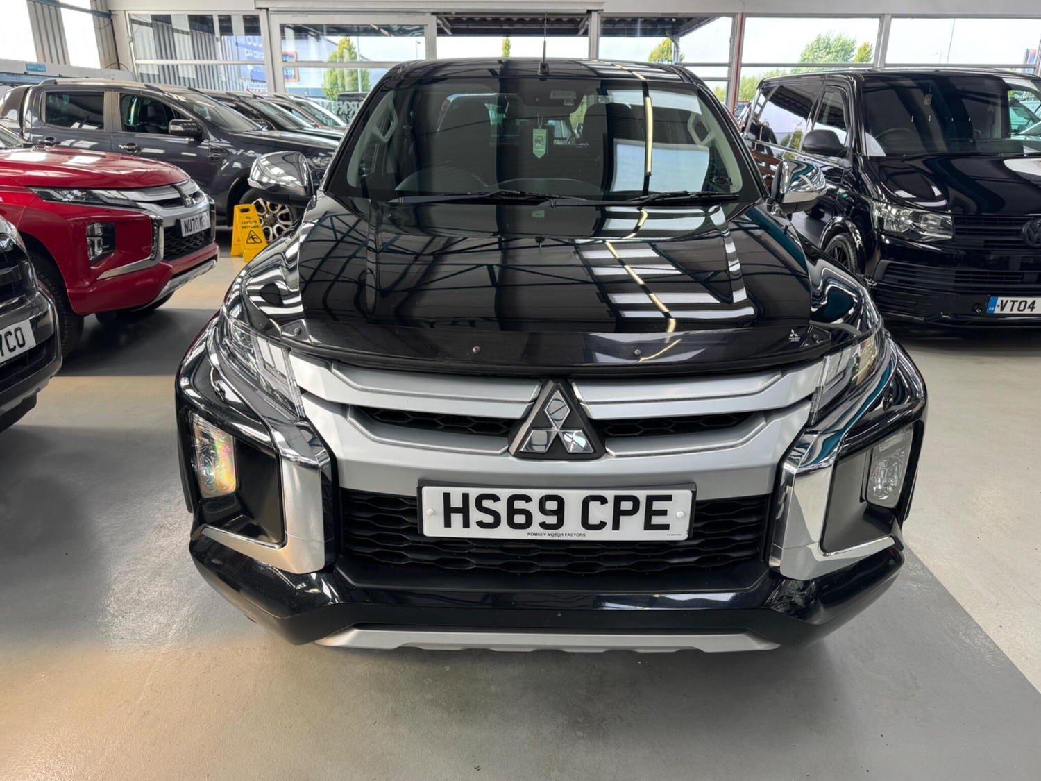 [ berth ]Mitsubishi L200