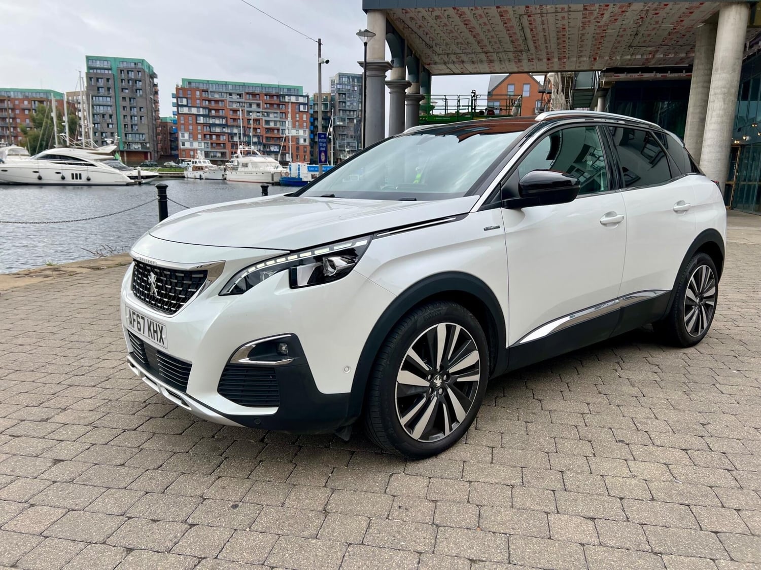 [ berth ]Peugeot 3008