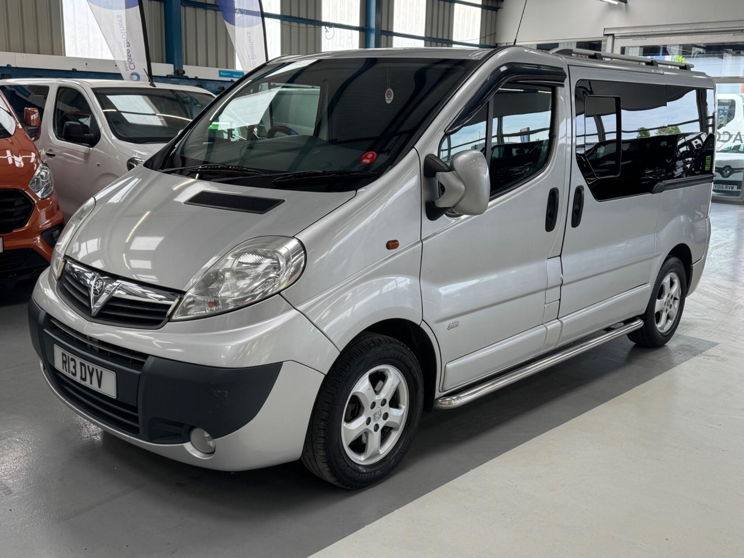[ berth ]Vauxhall Vivaro