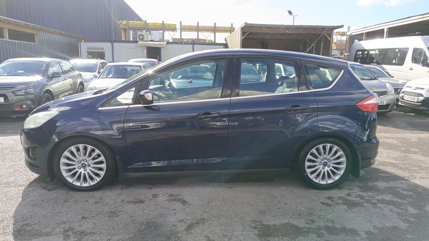[ berth ]Ford C-MAX