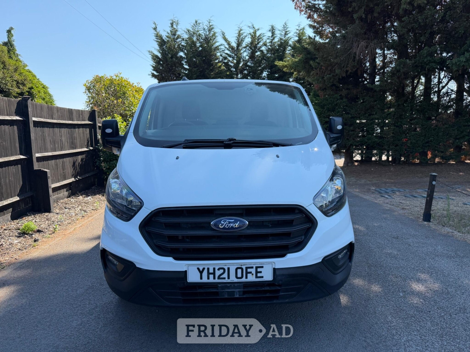 [ berth ]Ford Transit Custom