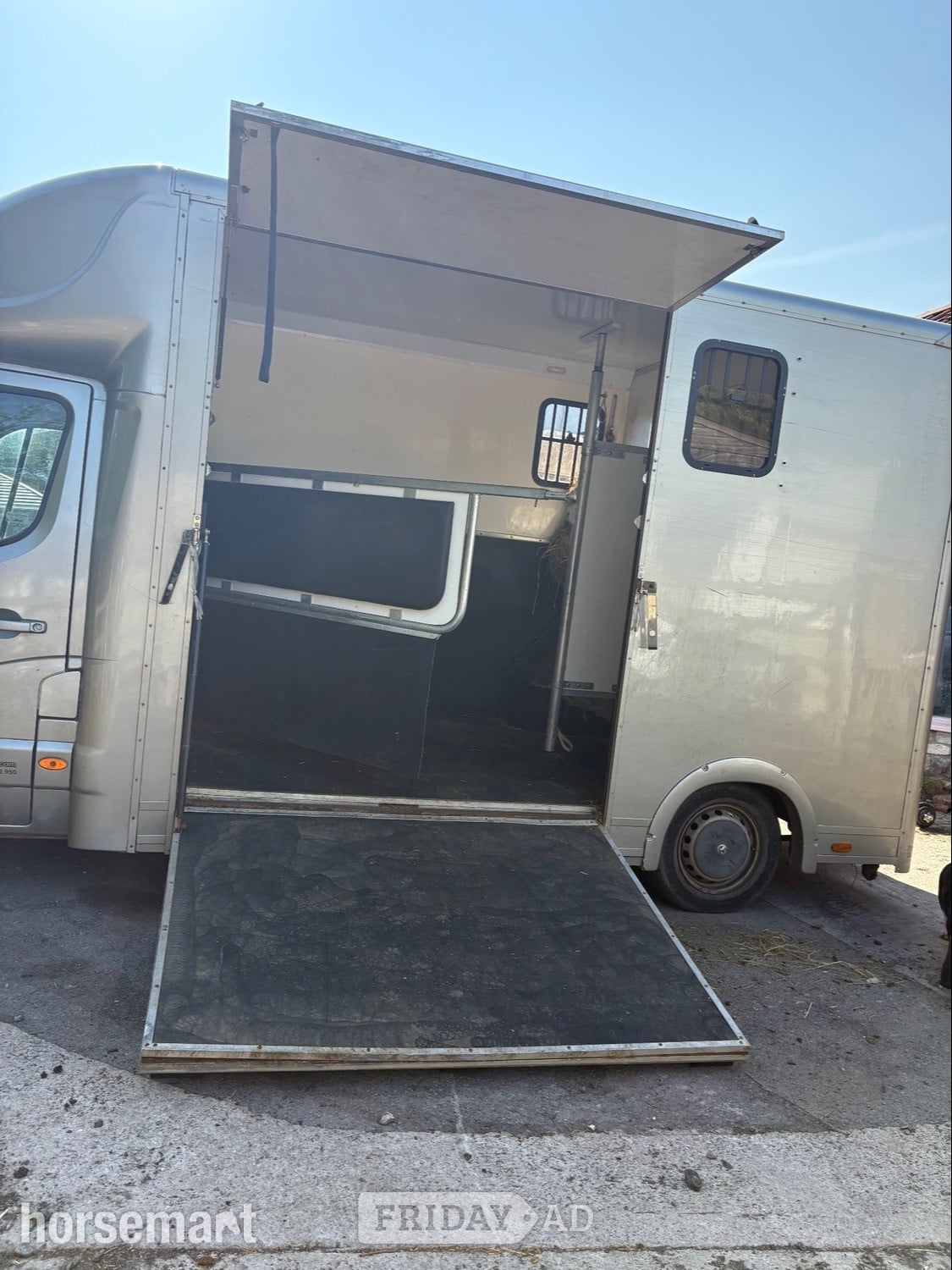 J.P. Horseboxes  Chew Stoke