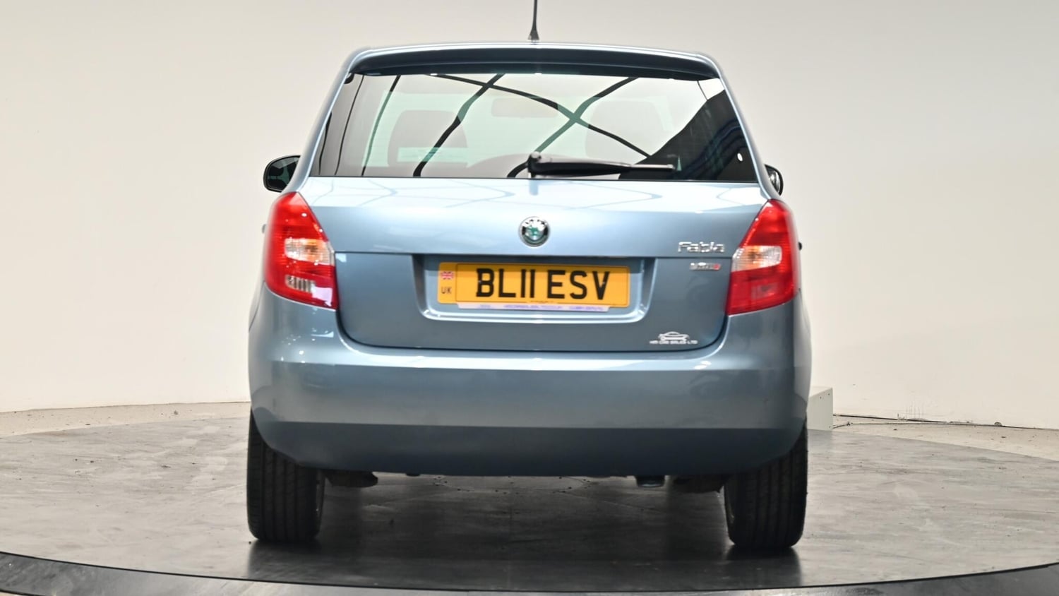 Skoda Fabia 2011 - Cars
