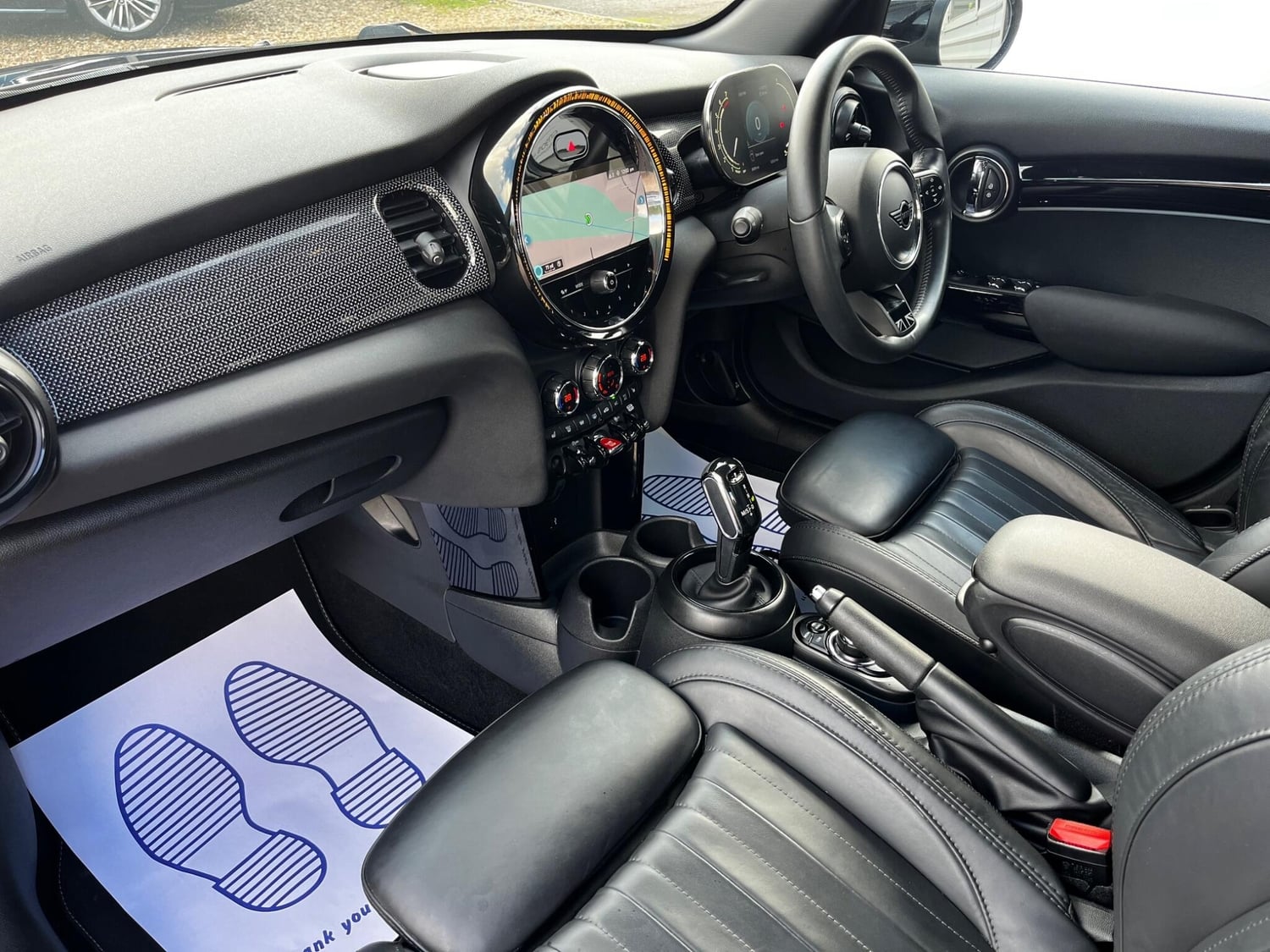 Mini Hatch 2021 - Cars in Farnham