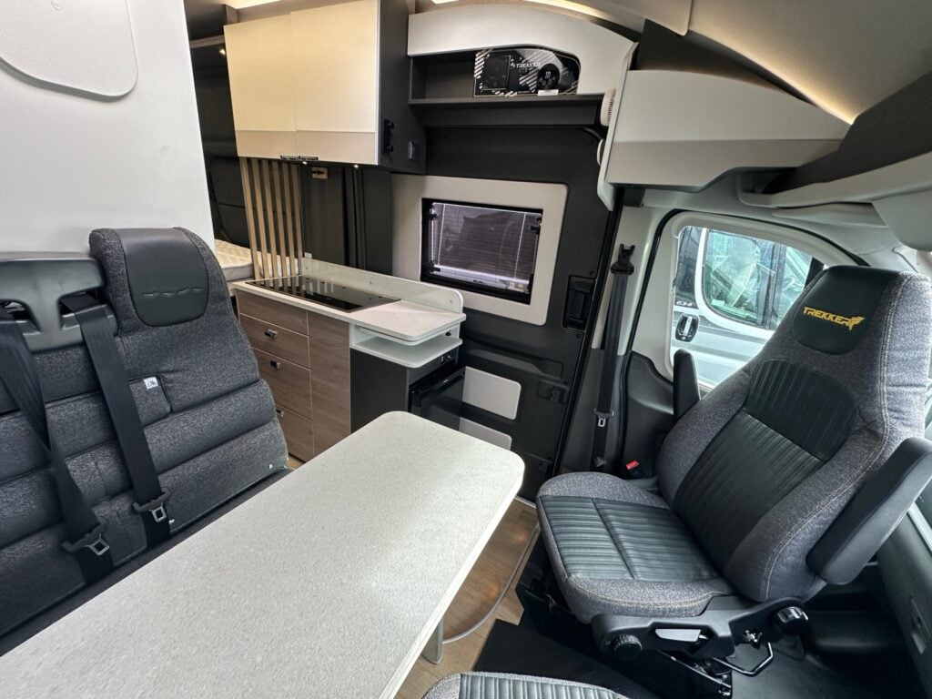 [4 berth ]Swift X Trekker