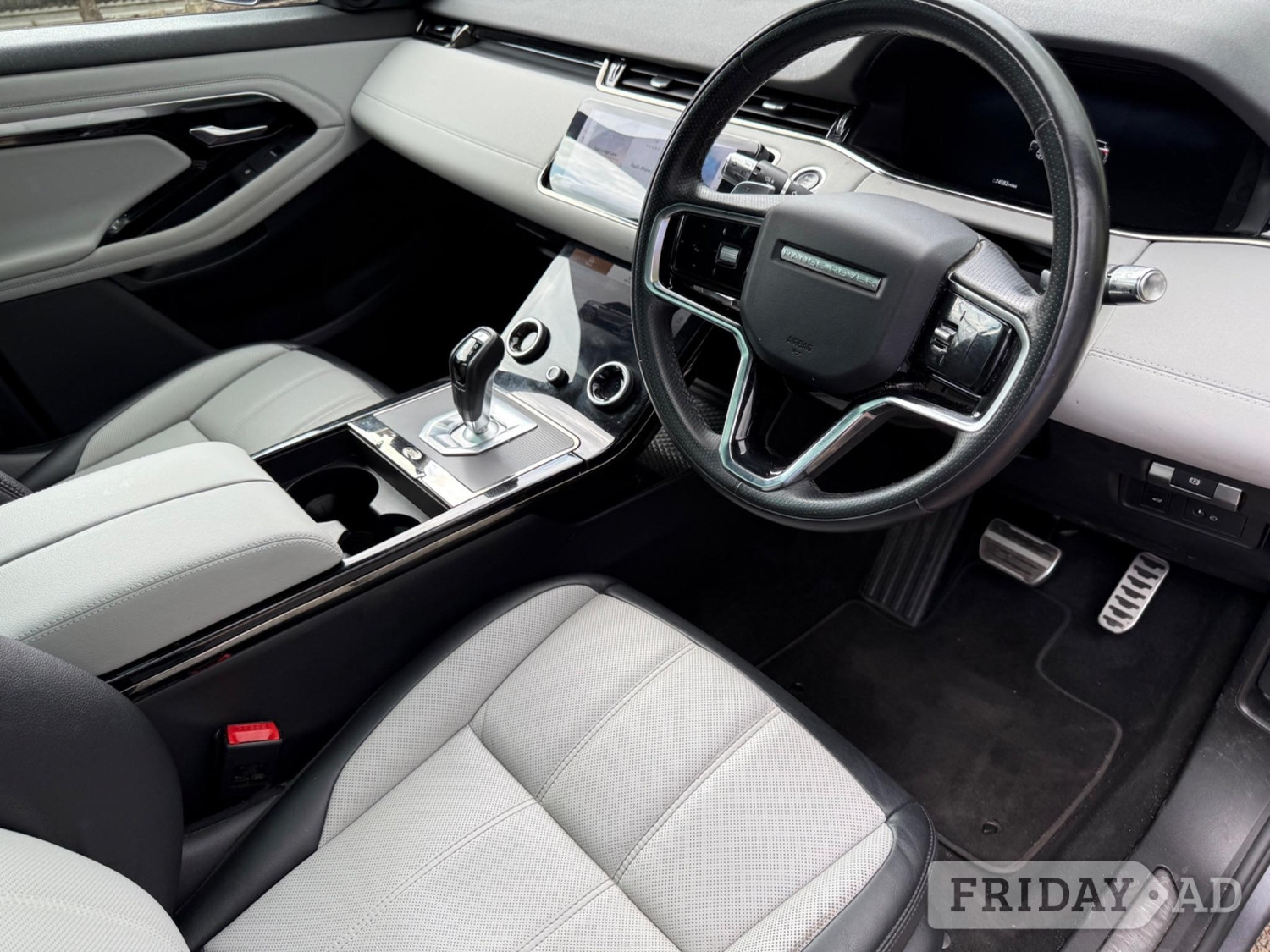 [ berth ]Land Rover Range Rover Evoque