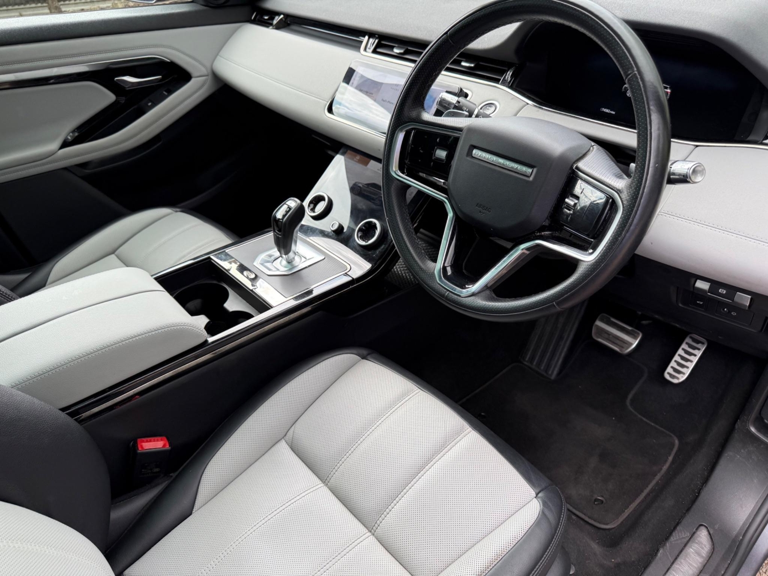 [ berth ]Land Rover Range Rover Evoque
