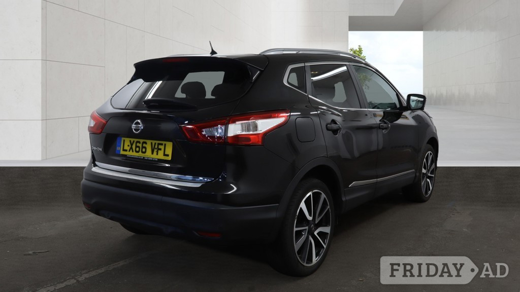 Nissan Qashqai 2016 - Cars in Hounslow
