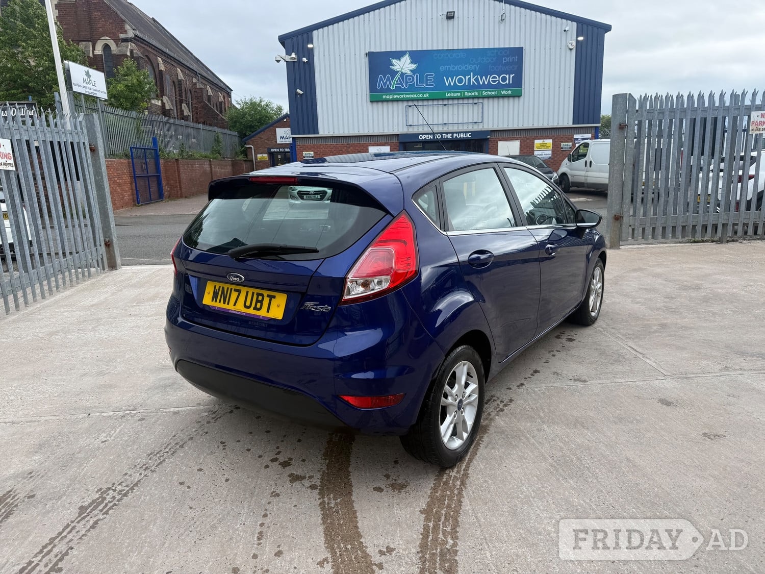 [ berth ]Ford Fiesta