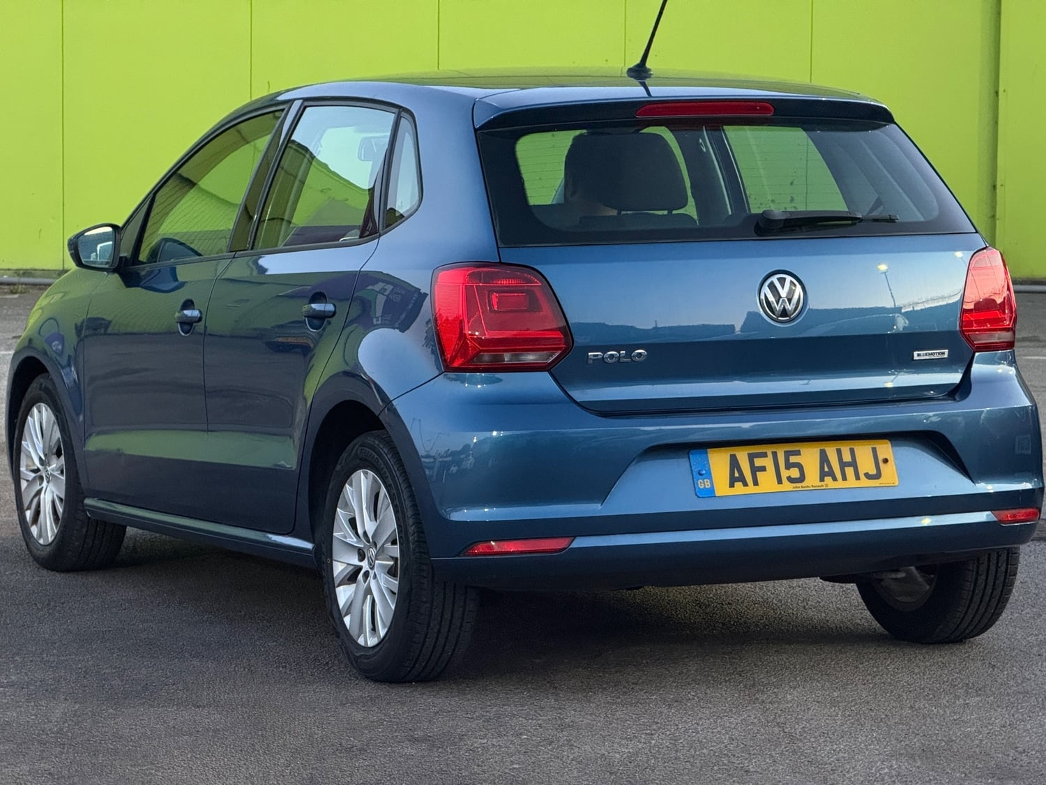 Volkswagen Polo 2015 - Cars